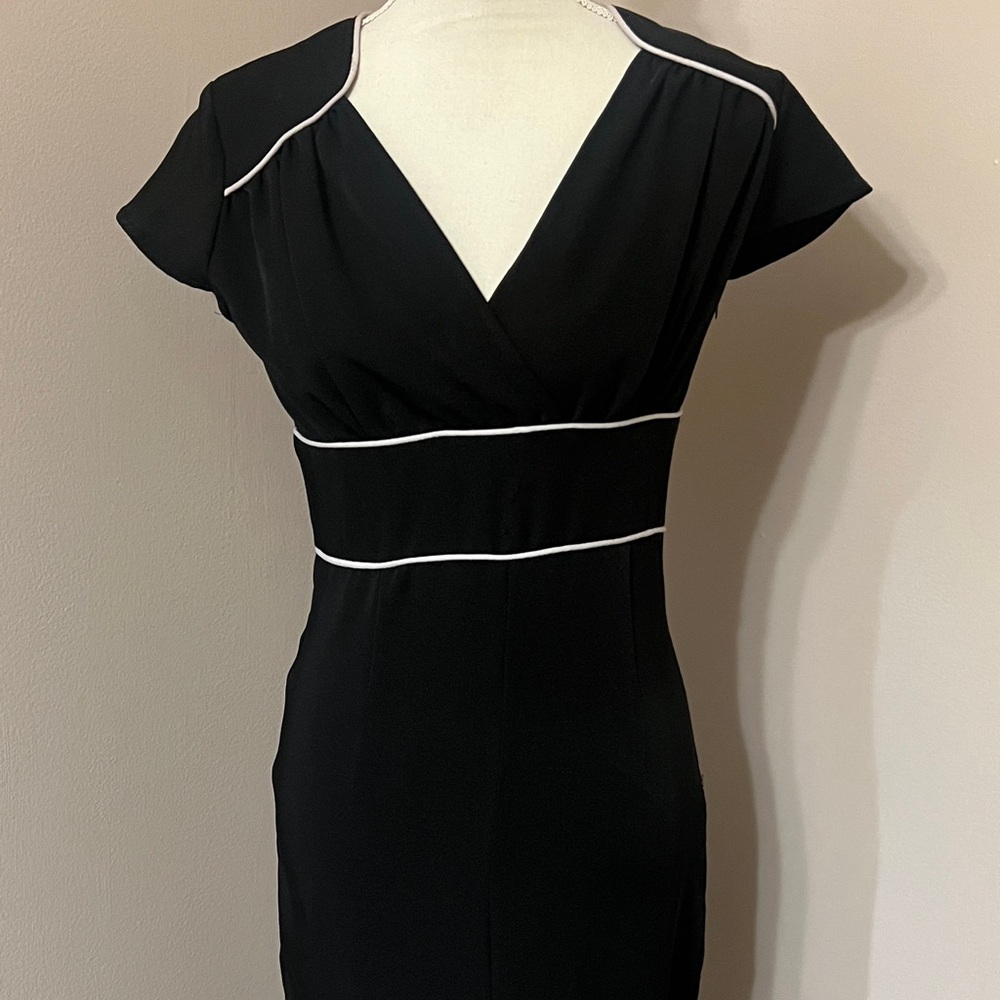 Lindy Bop Black Dress with White Accents. Stretches. Midi. Vintage. Wiggle retro